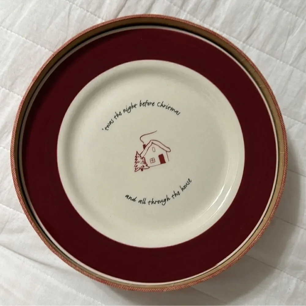 Eddie Bauer Set of 4 White Green Burgundy Holiday Plates in a Vintage Gift Box